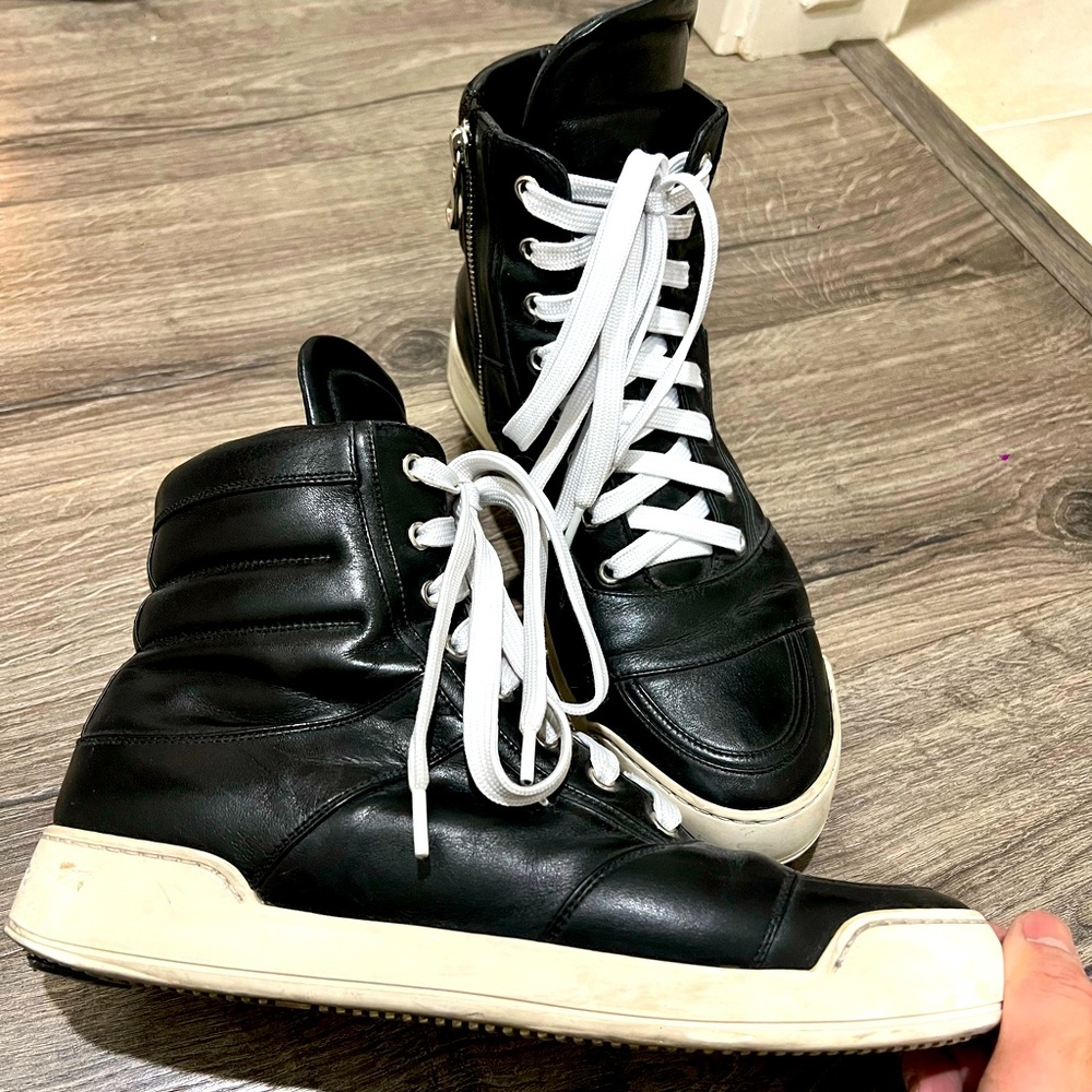 Balmain Leather Sneaker